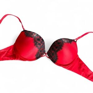 Victoria’s Secret Bombshell Plunge Push Up Bra Lingerie Sexy Classy Black Lace